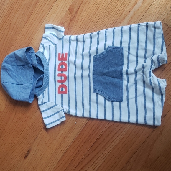 Carter's hooded romper - Dude 12m 🍭 - Picture 2 of 4